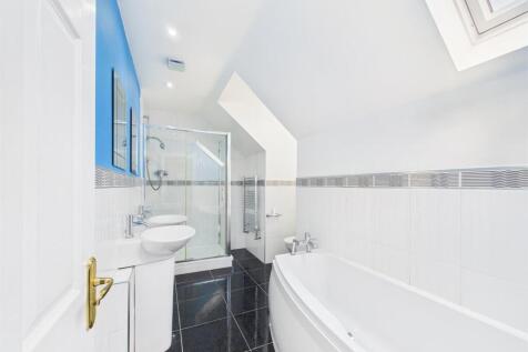 Master Ensuite.jpg