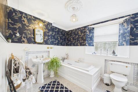 Bathroom.jpg