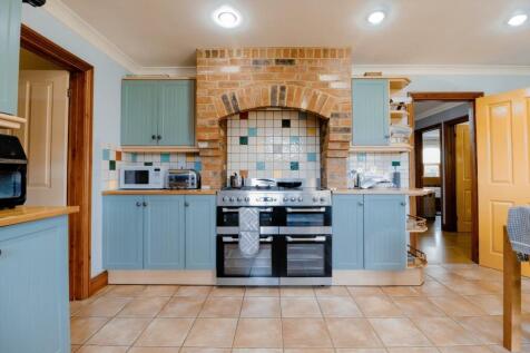 St. Marys Road NN29 7JU (20).jpg