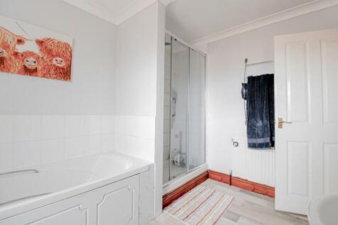 St. Marys Road NN29 7JU (6).jpg