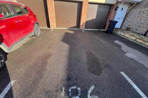 Parking &amp; Single Garage