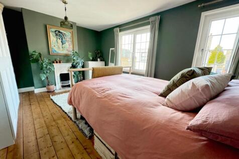 Double bedroom One image 1 of 3