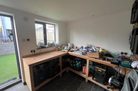 Home Office/Workshop