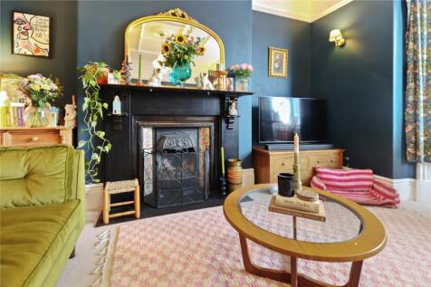 Lounge/Fireplace