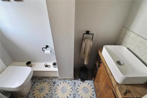 Wc/Cloakroom