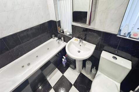 Bath/Shower Room