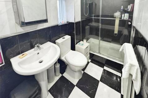 Bath/Shower Room