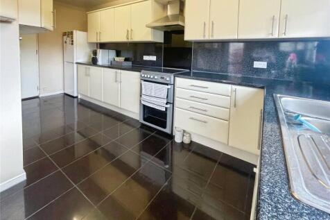 L-Shaped Kitchen