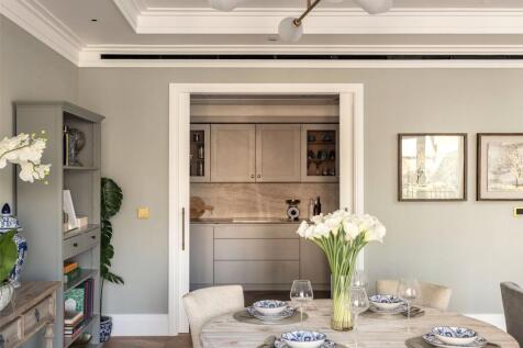 Dining/Kitchen