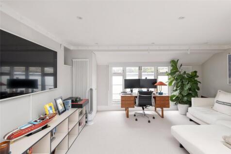 Bedroom/ Snug