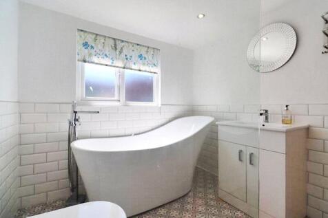 2nd Floor Bathroom