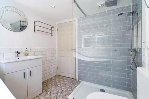 2nd Floor Bathroom