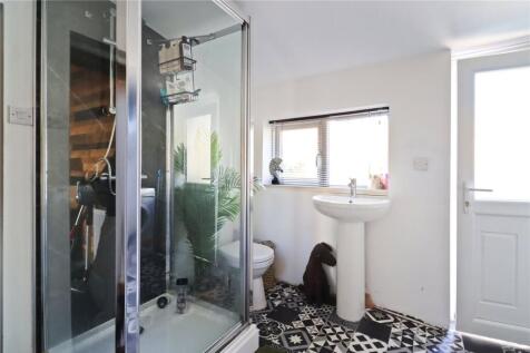 Ground Shower-Room