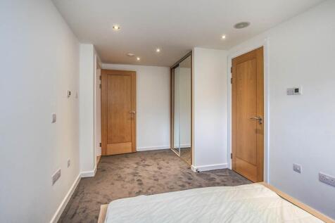 Master Bedroom   En