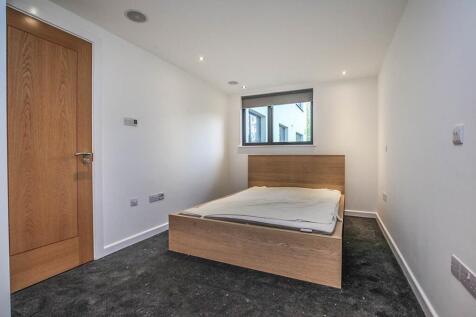 Master Bedroom   En
