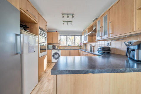 1372975-3-6900bbc...