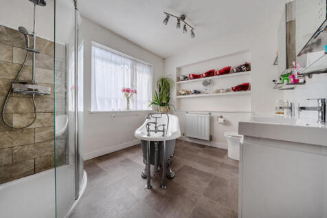 1371432-5-68f8ade...