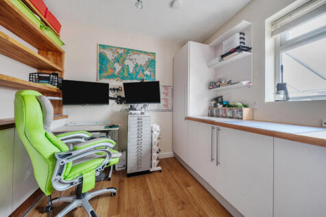 1371432-1-68f8ac1...