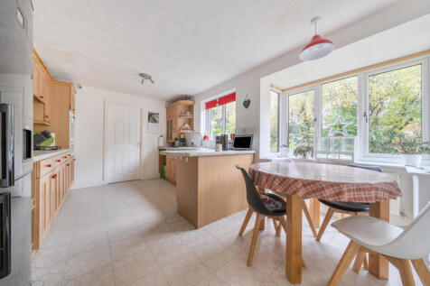 1381045-19-691762...