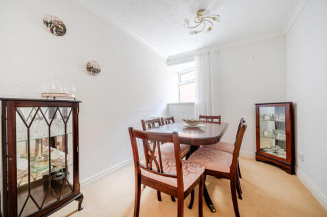 1376032-16-690df5...