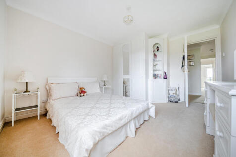 1376032-10-690df4...