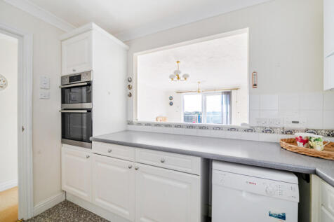 1376032-20-690df6...