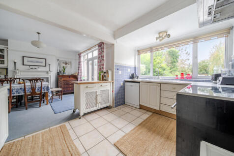 1382215-15-691c64...