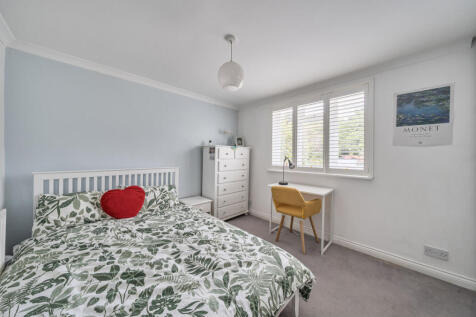 1359555-2-68d6bcd...