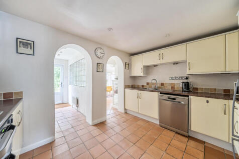 1359555-5-68d6bcf...