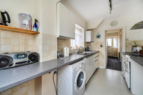 1365048-7-68f0d40...