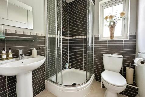 Bedroom One-En-Suite