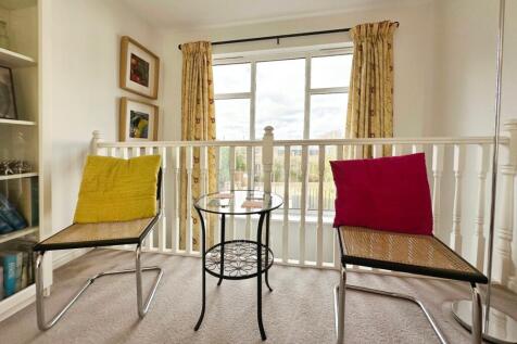 Living Room Mezzanin