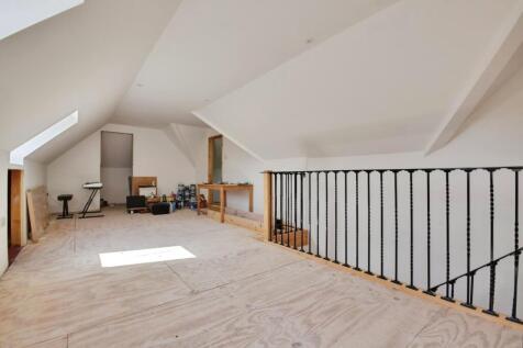 2nd Floor Landing