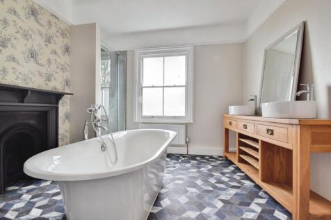 Bath/Shower Room