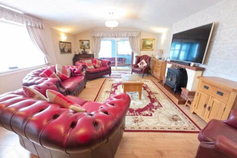 Lounge/ Dining Room