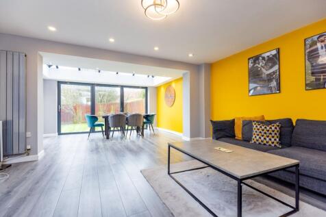Living/Dining Area