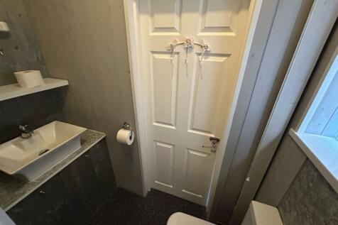 Jack &amp; Jill Wc