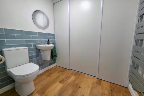 Cloakroom/Wc
