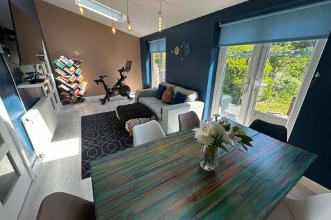 Sitting/Dining Room