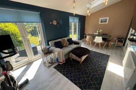Sitting/Dining Room