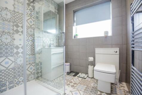 Family Shower Room