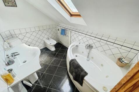 First Floor Bathroom