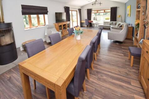 Sitting/Dining