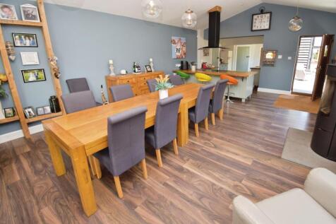 Sitting/Dining