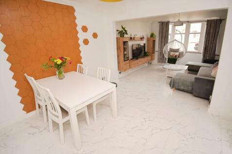 Living/Dining Room
