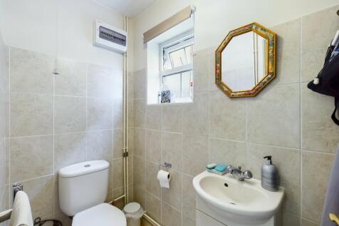 Cloakroom/Wc