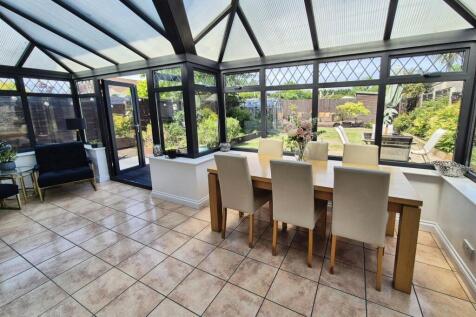 Conservatory/Dining