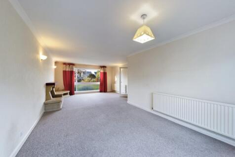 Living/Dining Area