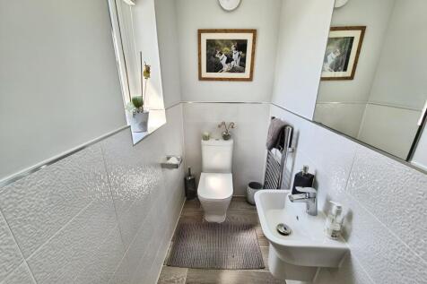 Cloakroom/Wc