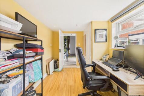 Bedroom/Home Office